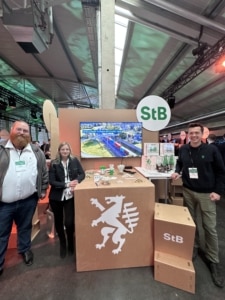 Steiermarbkahn bei ACstyria Contact30 Messestand und Team